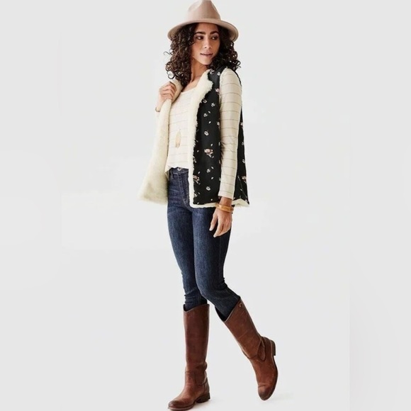 Matilda Jane Jackets & Blazers - Matilda Jane size L Vest (reversible!)